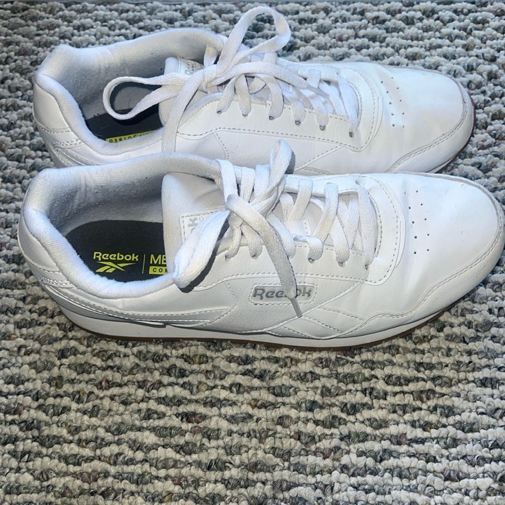 Mens white Reebok size 10 shoes!
